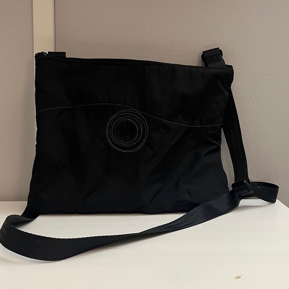 Tenacious Flat Black Crossbody Bag - Picture 2 of 6